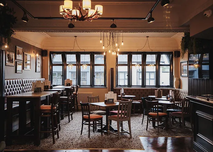 Top Hotels Near Edwinstowe for Memorable Stays